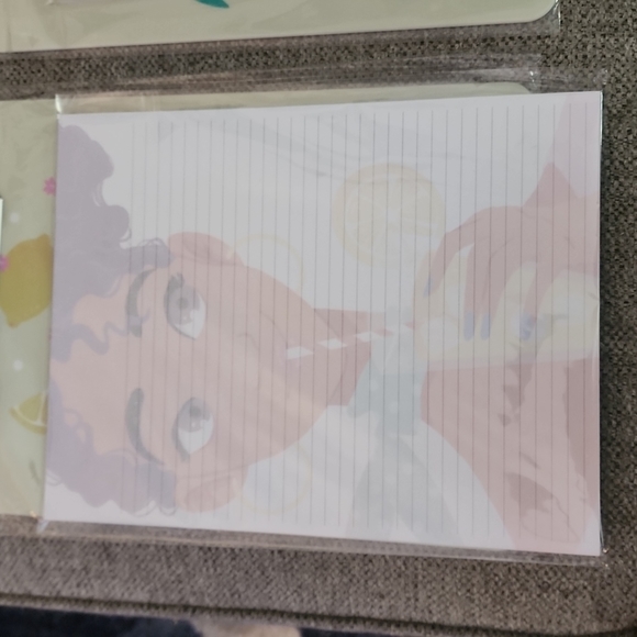 A Set Clipboard with pad of paper - Picture 3 of 3